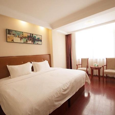 Greentree Inn Hainan Haikou East Train Station East Fengxiang Road Business Hotel Eksteriør billede