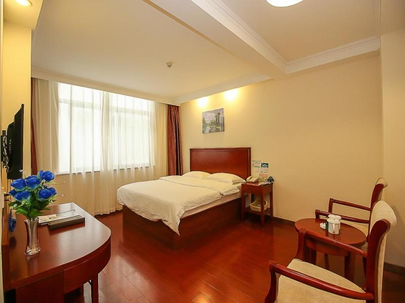 Greentree Inn Hainan Haikou East Train Station East Fengxiang Road Business Hotel Eksteriør billede