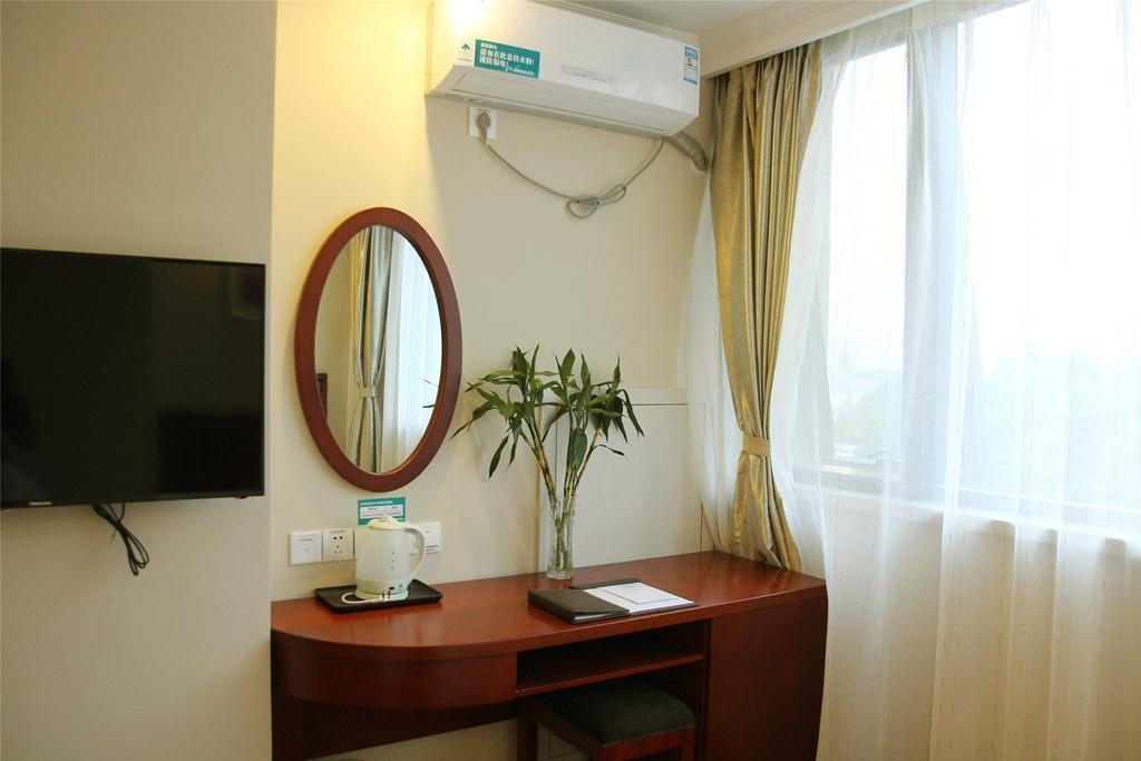 Greentree Inn Hainan Haikou East Train Station East Fengxiang Road Business Hotel Eksteriør billede