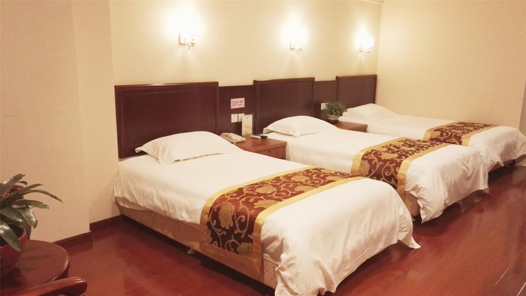 Greentree Inn Hainan Haikou East Train Station East Fengxiang Road Business Hotel Eksteriør billede